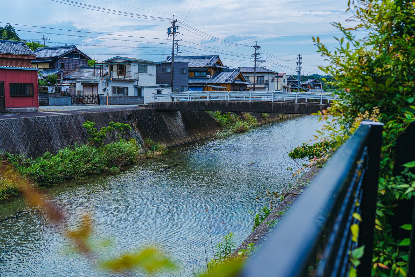 周辺の水路と街並み